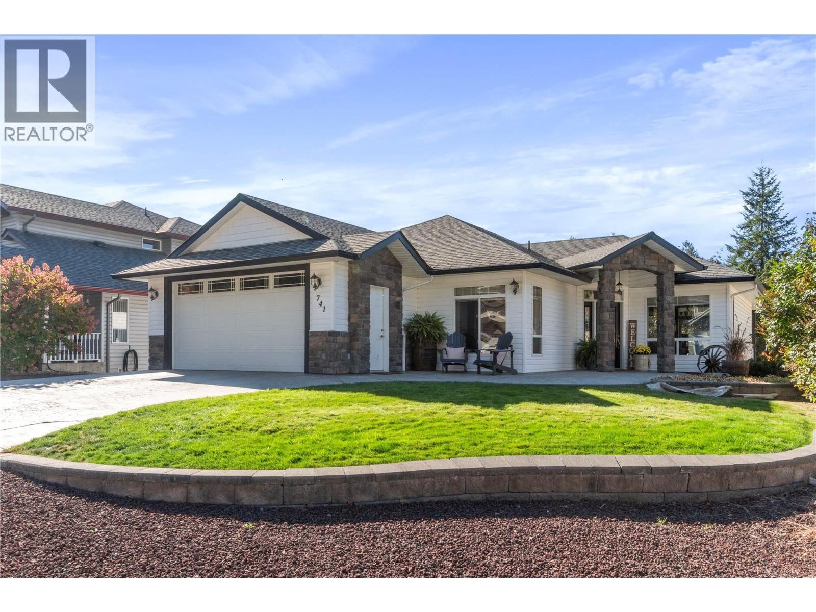37 Street Se Unit 741, Salmon Arm, BC V1E 3M2