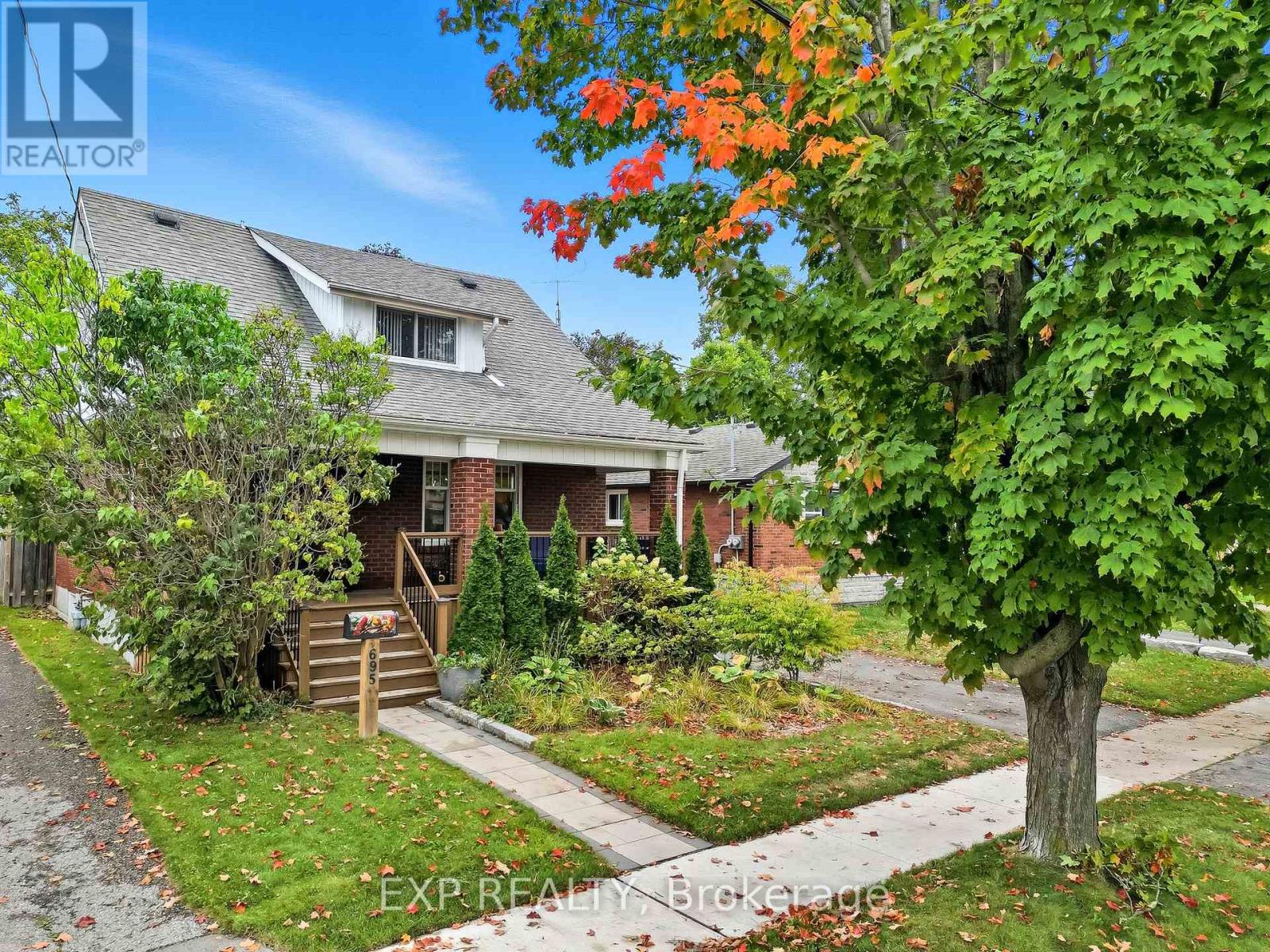 695 Hortop St, Oshawa Centennial, ON L1G 4N7