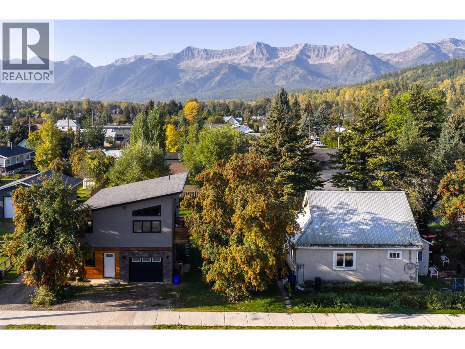 1092 9 Avenue, Fernie, BC V0B 1M5