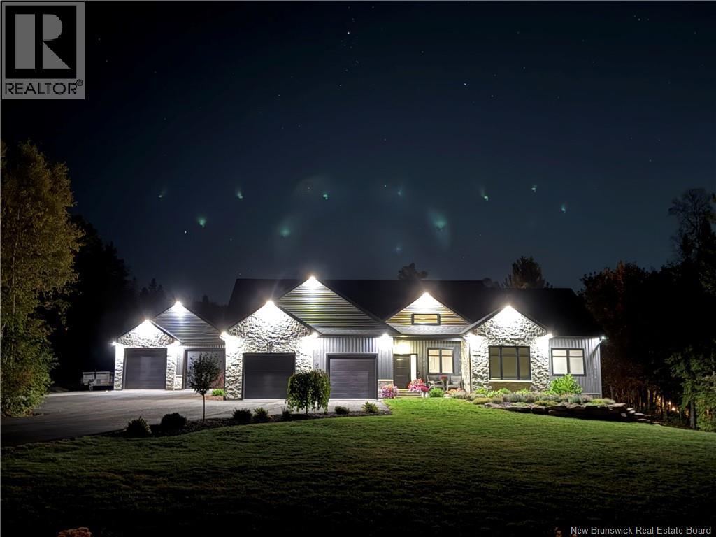 19 Terracina Dr, Berry Mills, NB E1G 6C8