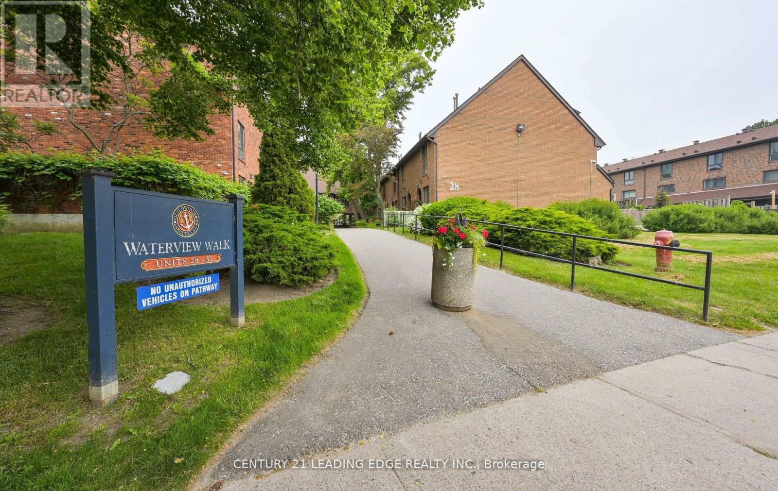 70 28 Livingston Rd, Toronto, ON M1E 4S5