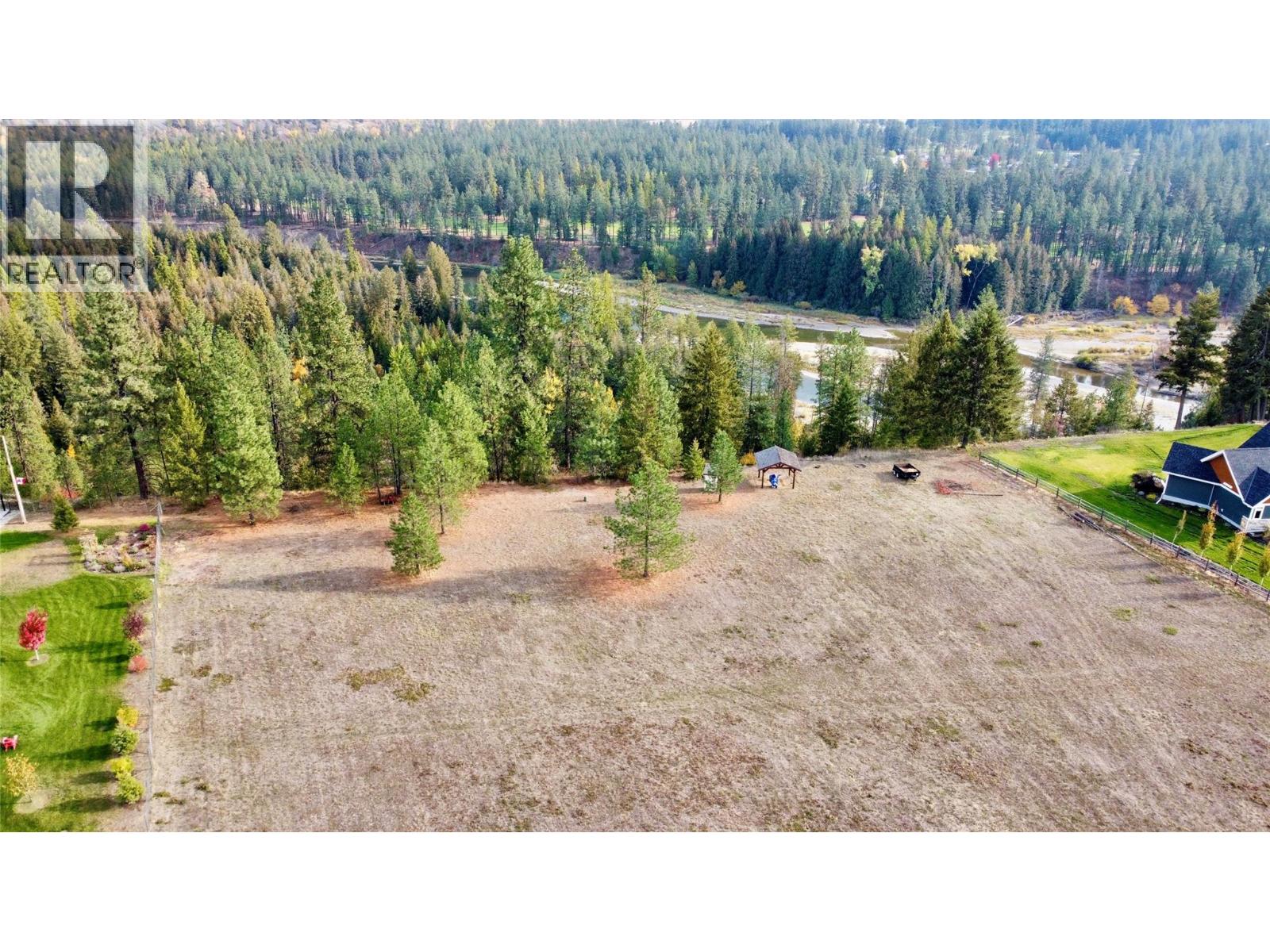 1308 Bonavista Rd, Christina Lake, BC V0H 1E0