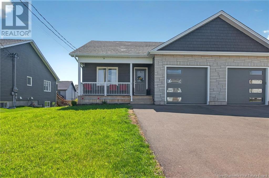 45 Satleville Cres, Riverview, NB E1B 0W3