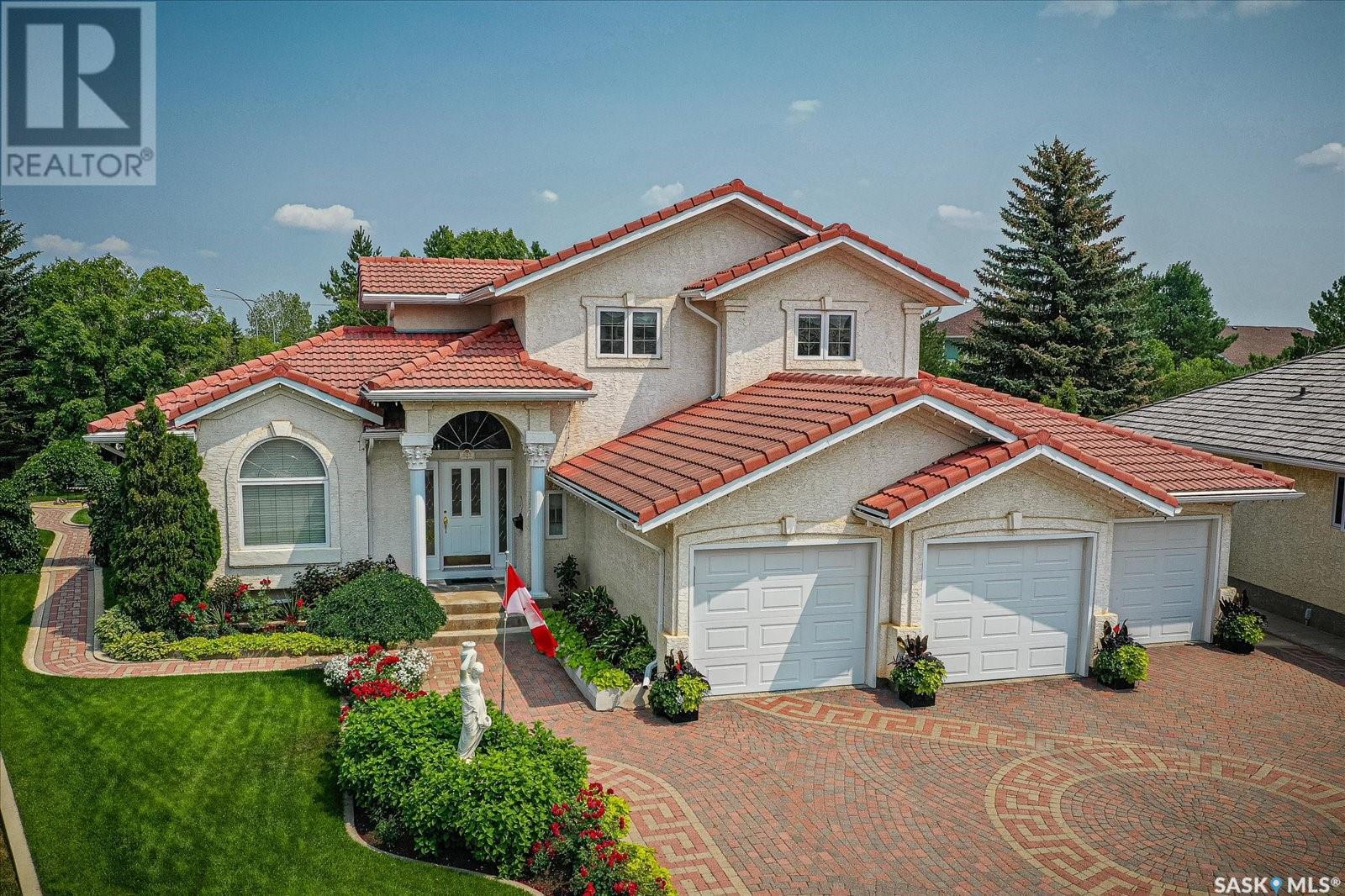 922 Braeside Pl, Saskatoon, SK S7K 1X5