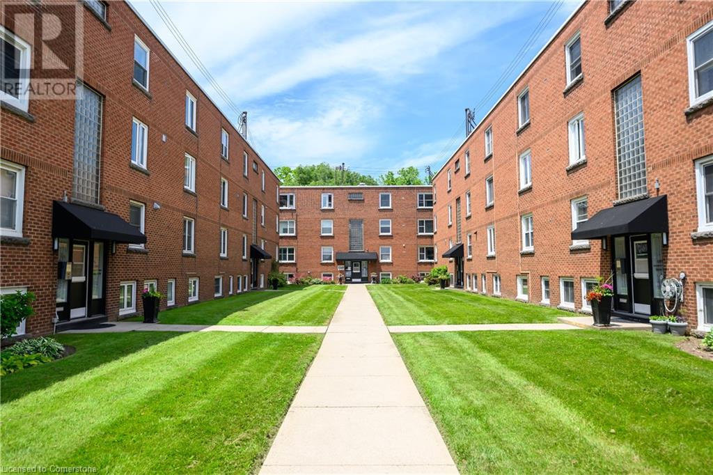 1349 Lakeshore Road Unit 22, Burlington, ON L7S 1B1