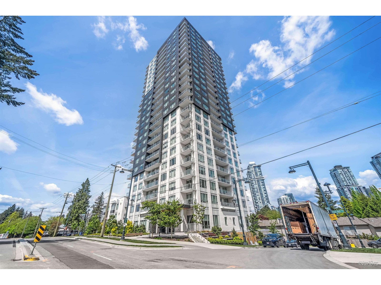13359 Old Yale Road Unit 402, Surrey, BC V3T 0S4