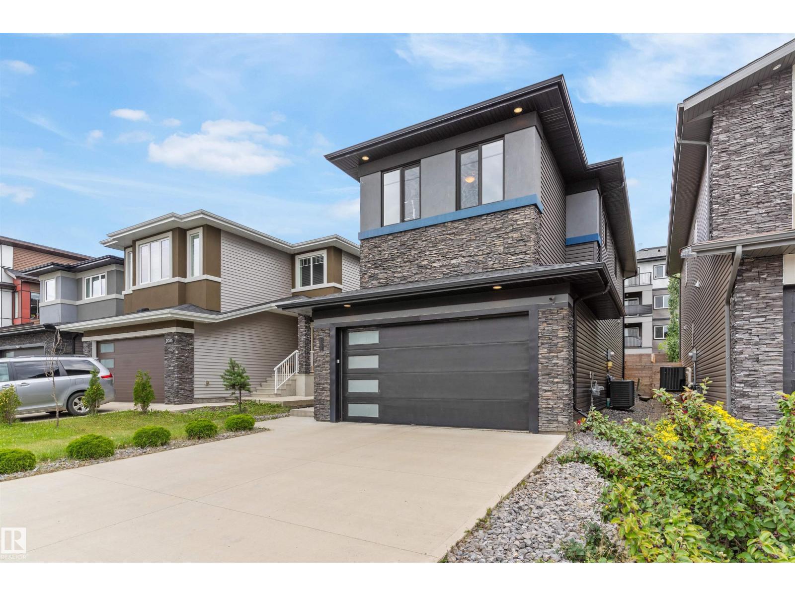 2033 Ware Rd NW, Edmonton, AB T6W 2W4