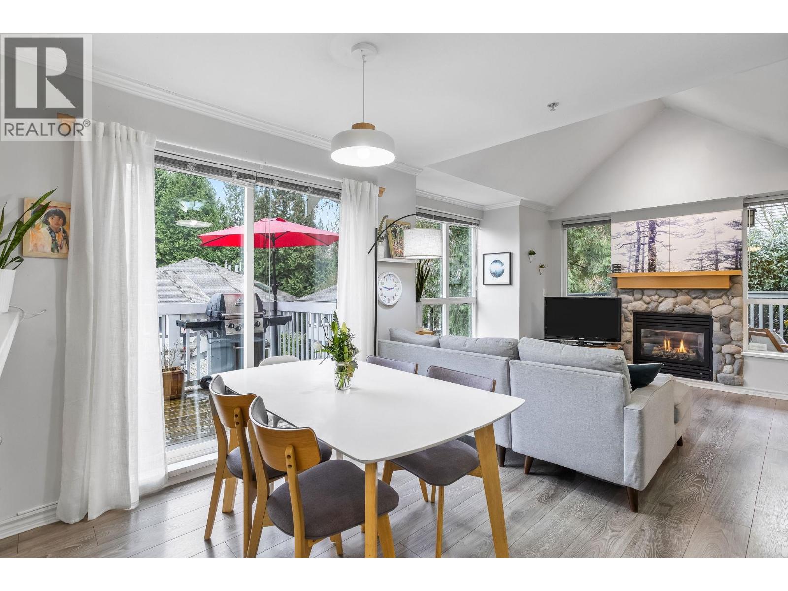 12-1071 Lynn Valley Rd, North Vancouver, BC V7J 1Z6