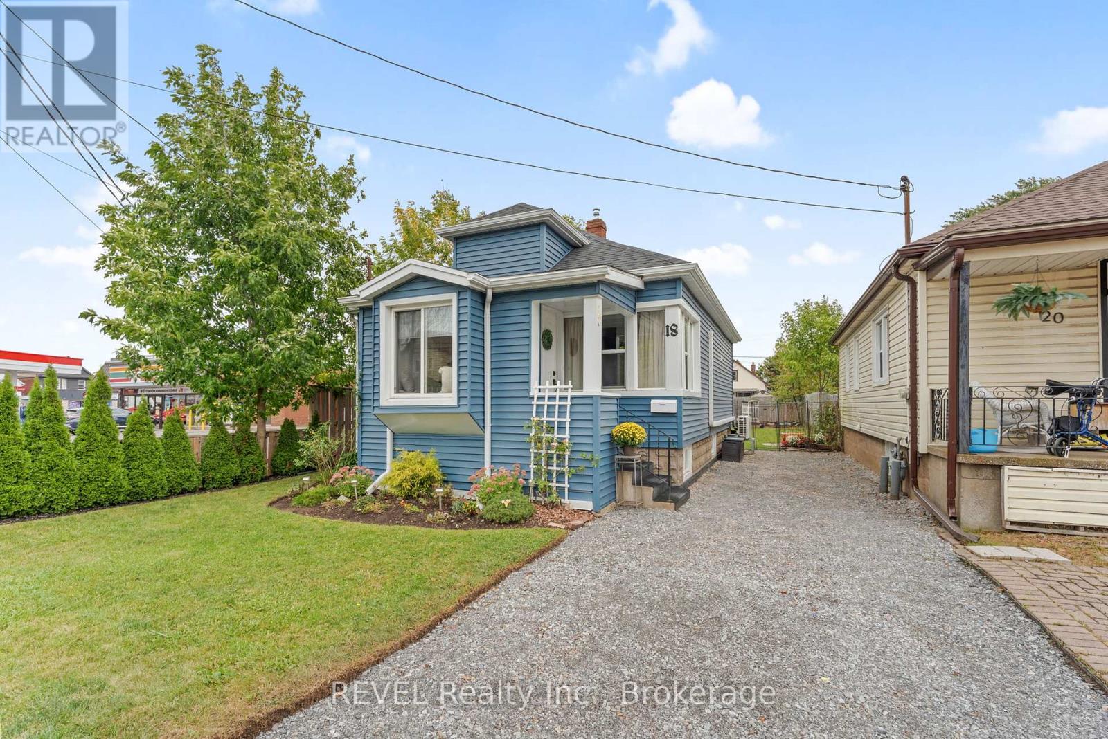 18 Crowland Ave, Welland, ON L3B 1W9