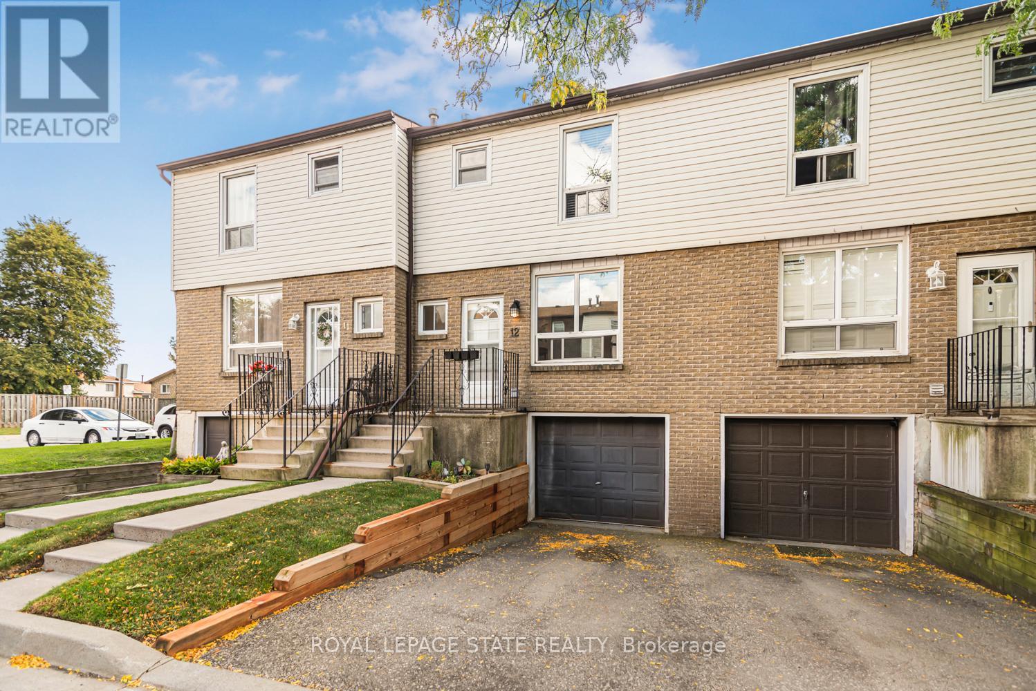12 1301 Upper Gage St, Hamilton, ON L8W 1E5