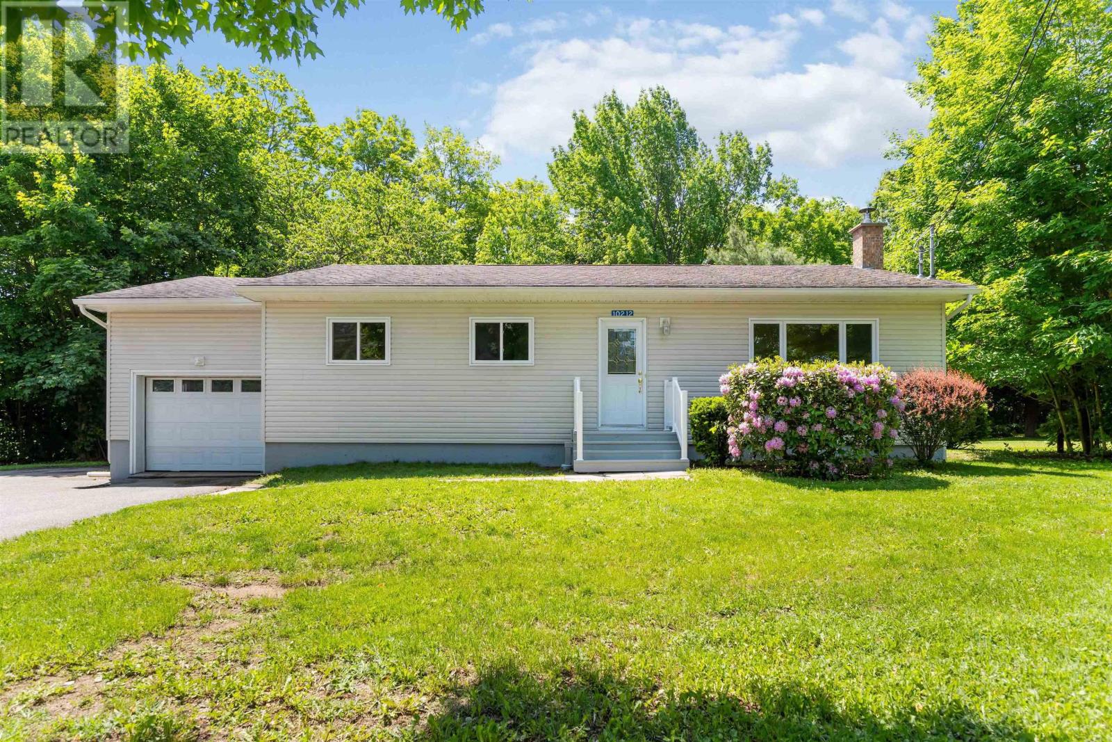 10212 Highway 1, Wolfville, NS B4P 2R2