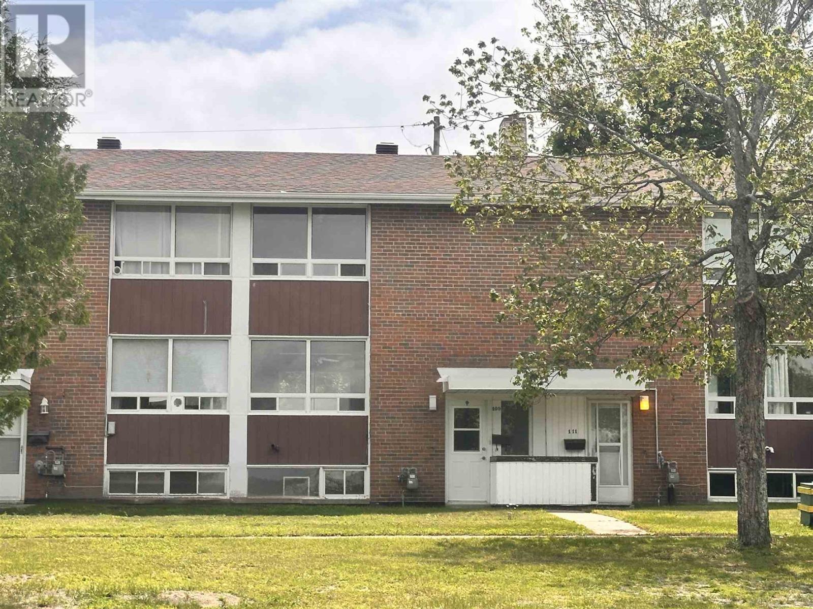 109 Hillside Dr S, Elliot Lake, ON P5A 1X5