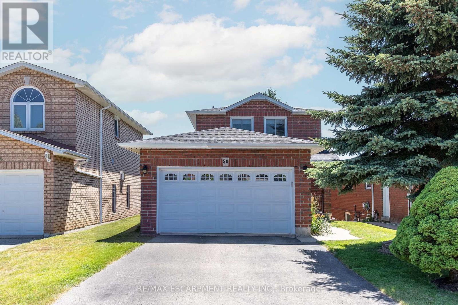 50 Ossington Dr, Hamilton, ON L8W 3S4
