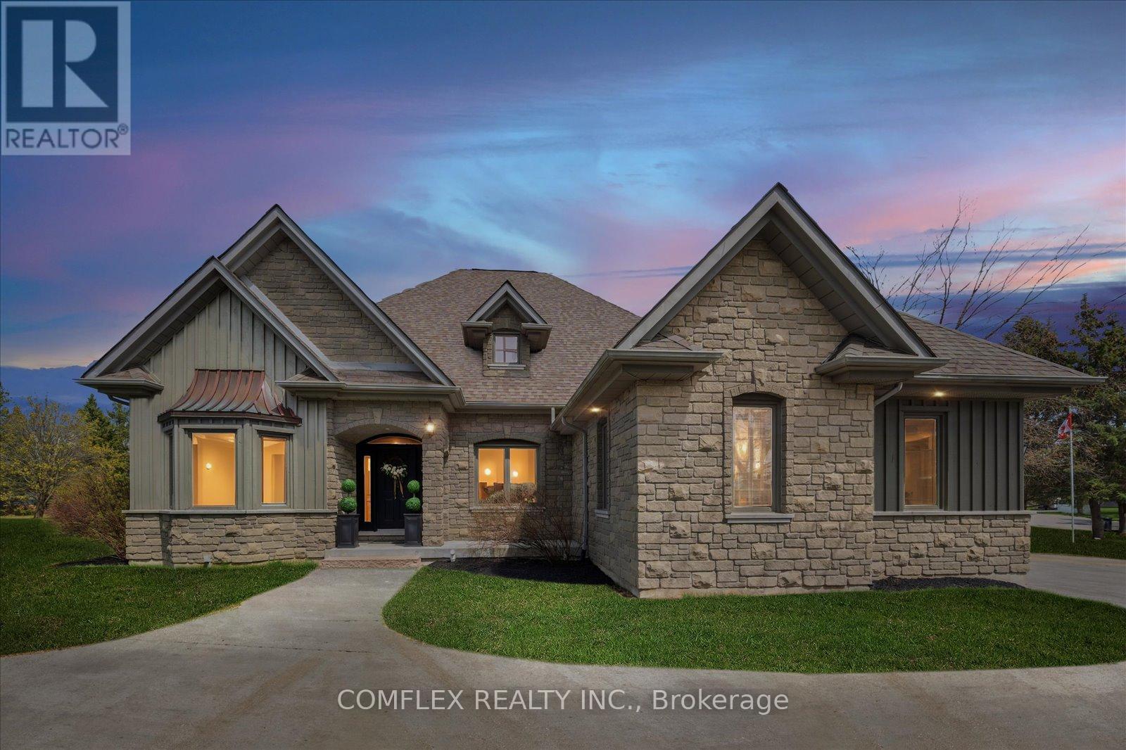 2 Taunus Ct, Clarington, ON L1C 4H5