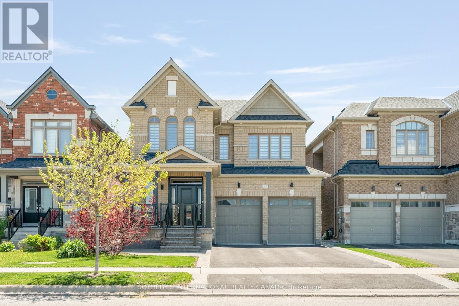 45 Crimson King Way, East Gwillimbury, ON L9N 0V1