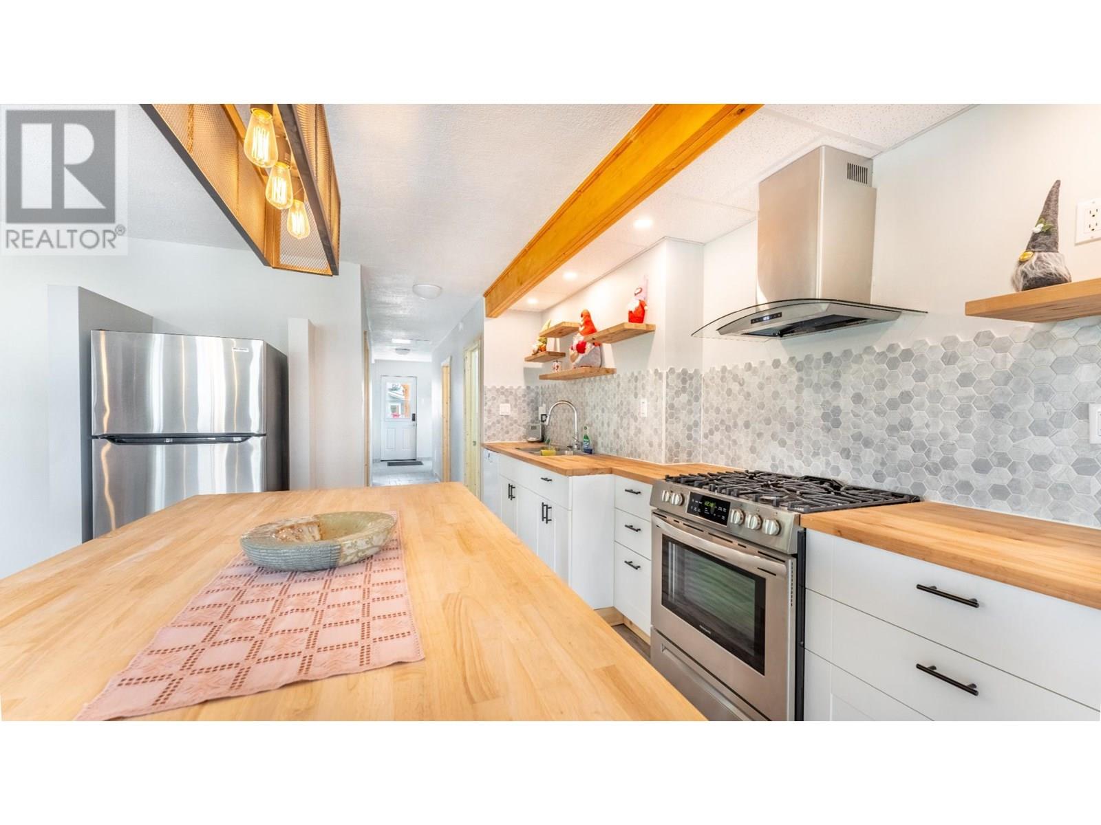 919 Regina St, Creston, BC V0B 1G4