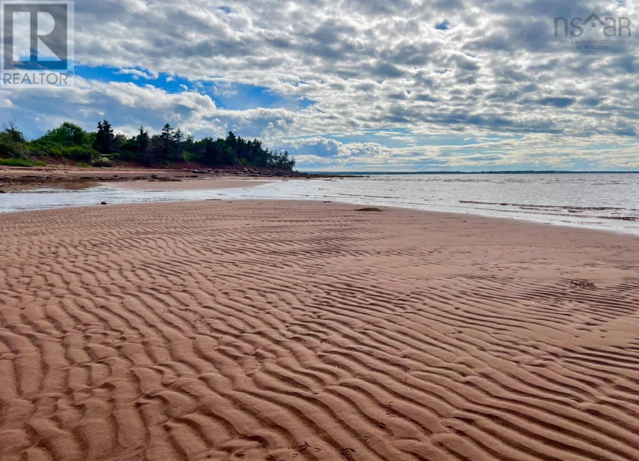 20 Beach Chair Ln, Pugwash, NS B0K 1L0