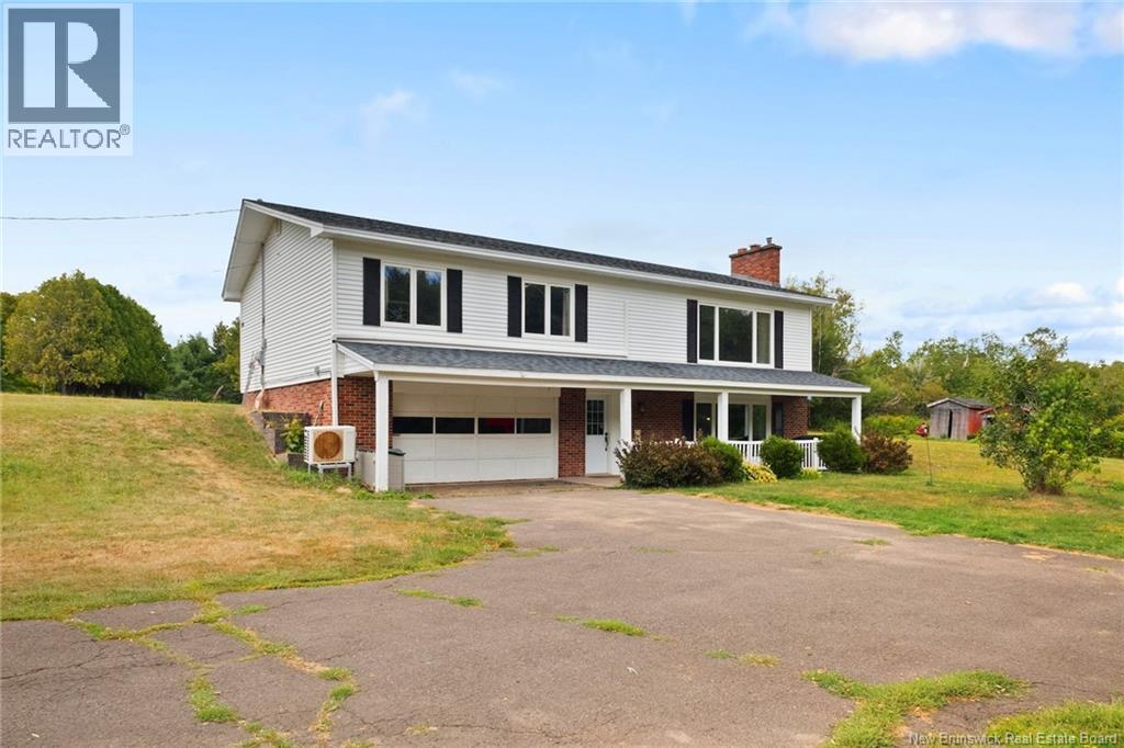285 Sunbury Dr, Fredericton Junction, NB E5L 1S5