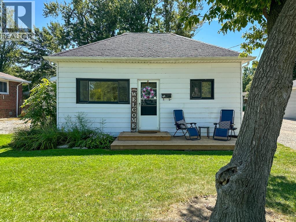 100 Wilson Ave, Essex, ON N8M 2M2