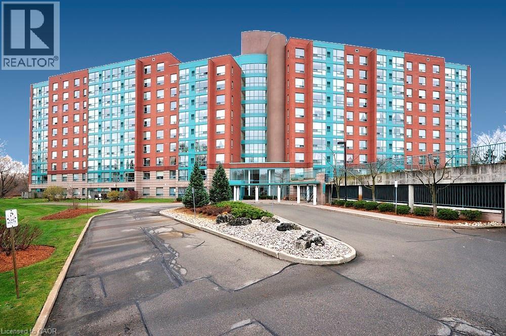 55 Blue Springs Drive Unit 207, Waterloo, ON N2J 4T3