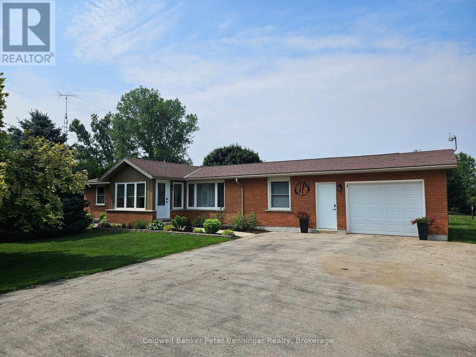 302 Concession 2 Ndr W, Brockton, ON N0G 2V0