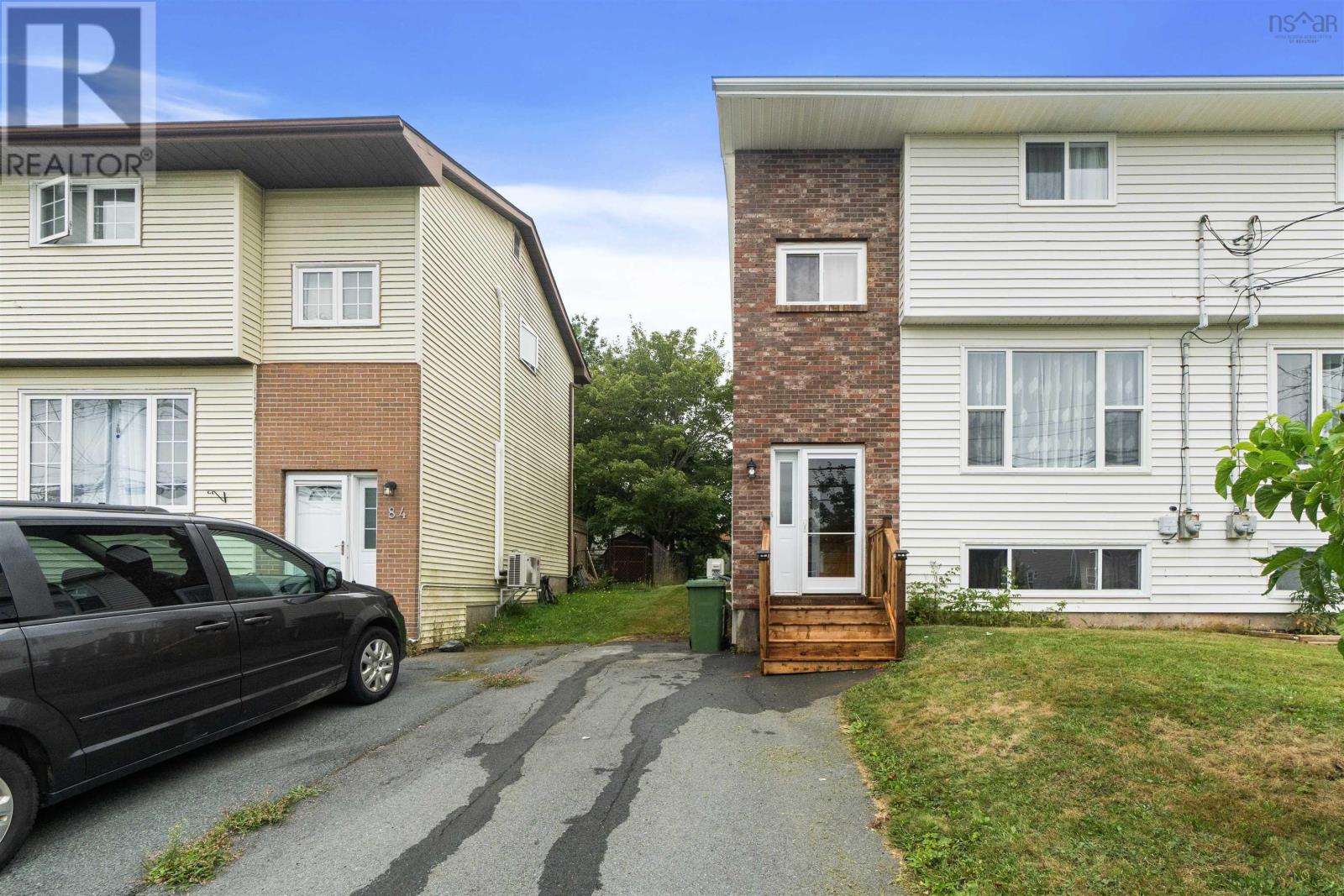 82 Cranberry Cres, Dartmouth, NS B2W 5A9