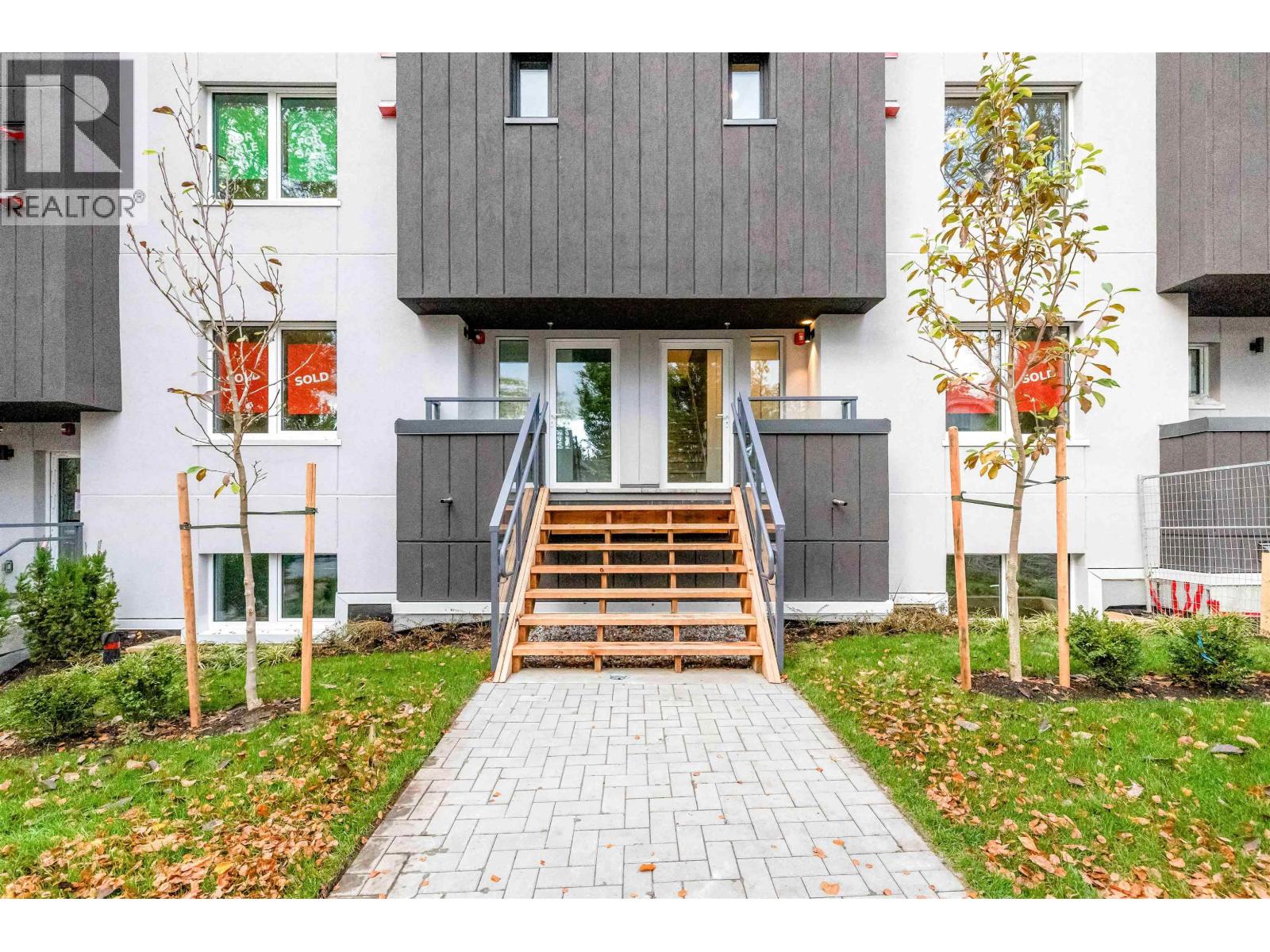 2069 E 1st Ave, Vancouver, BC V5N 1B6