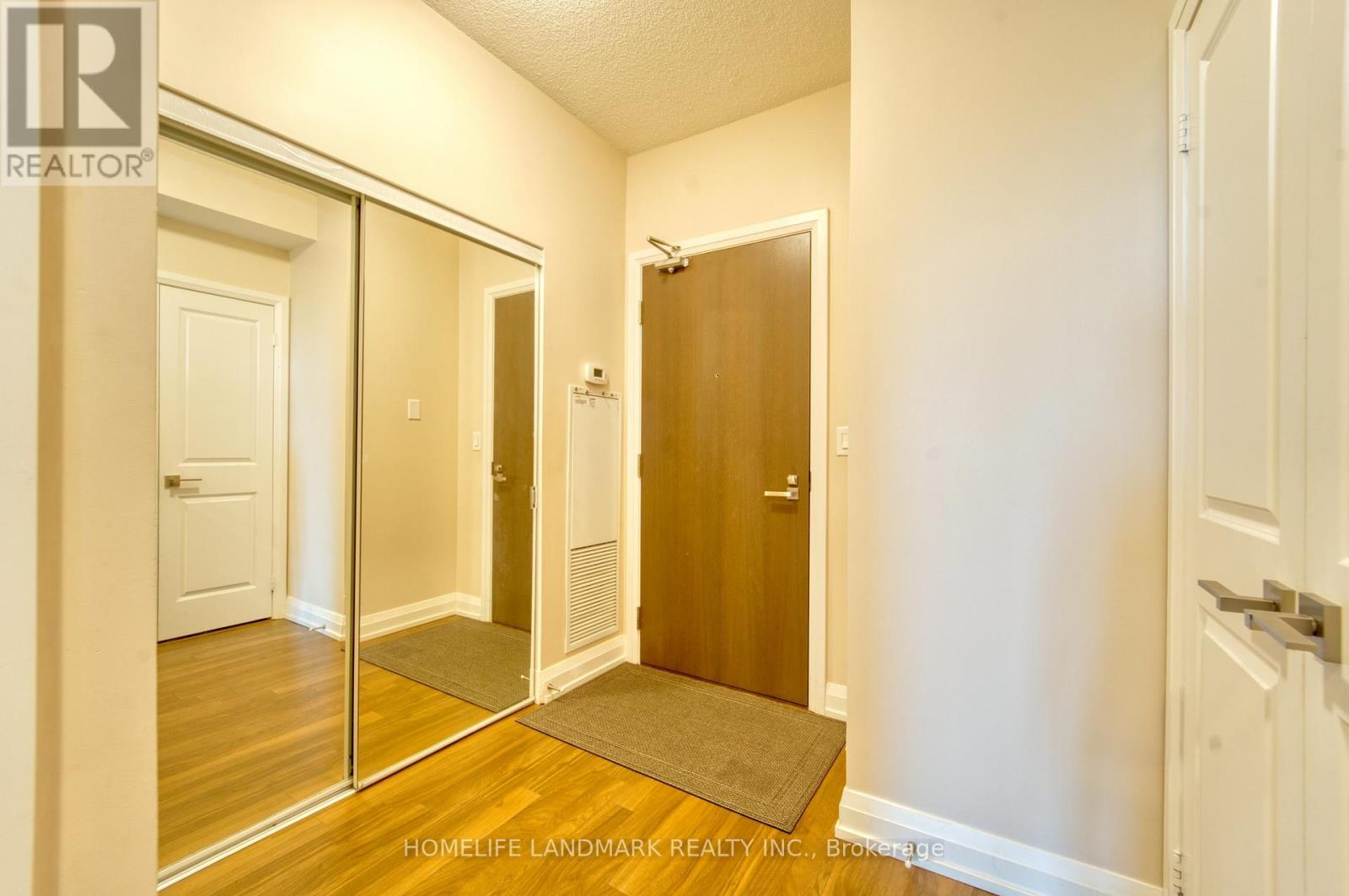 1201 7171 Yonge St, Markham, ON L3T 0C5