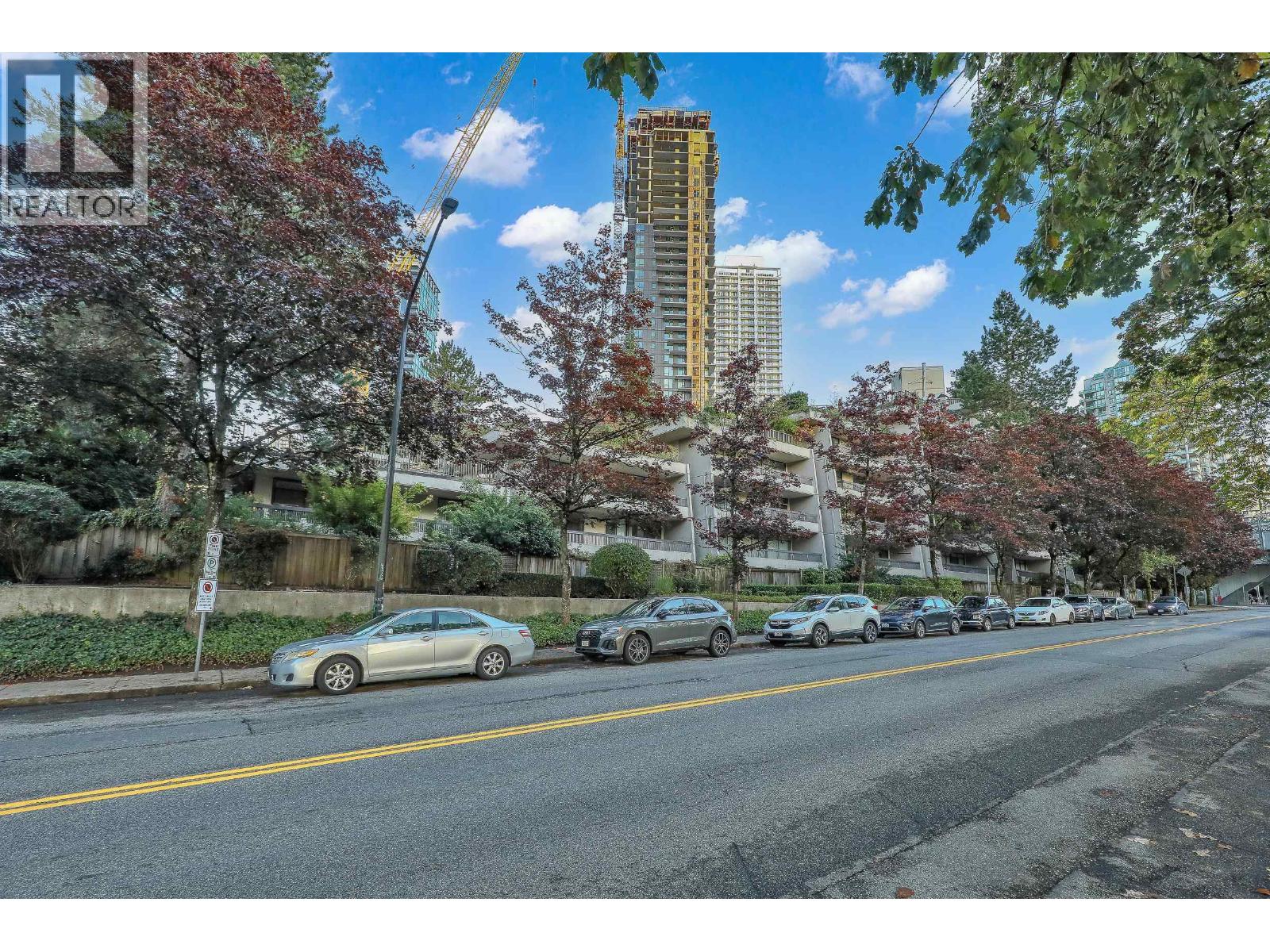 5932 Patterson Avenue Unit 406, Burnaby, BC V5H 4B4