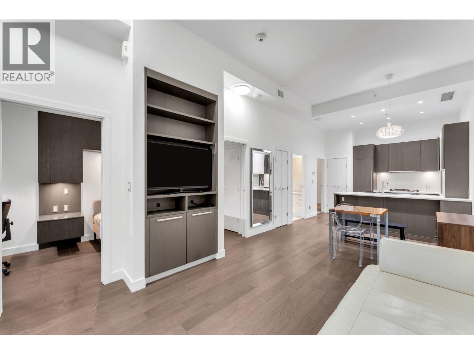 268 W 1st Ave, Vancouver, BC V5Y 3T2