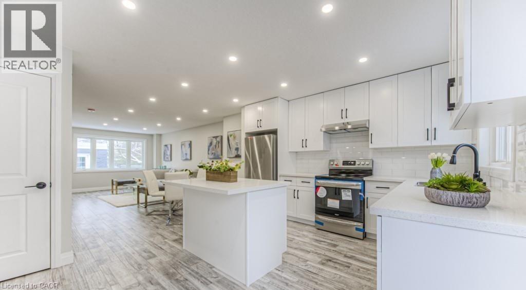 152 Overlea Dr, Kitchener, ON N2M 1T3