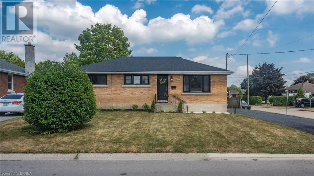 37 Rowanwood Ave, Brantford, ON N3S 7C1