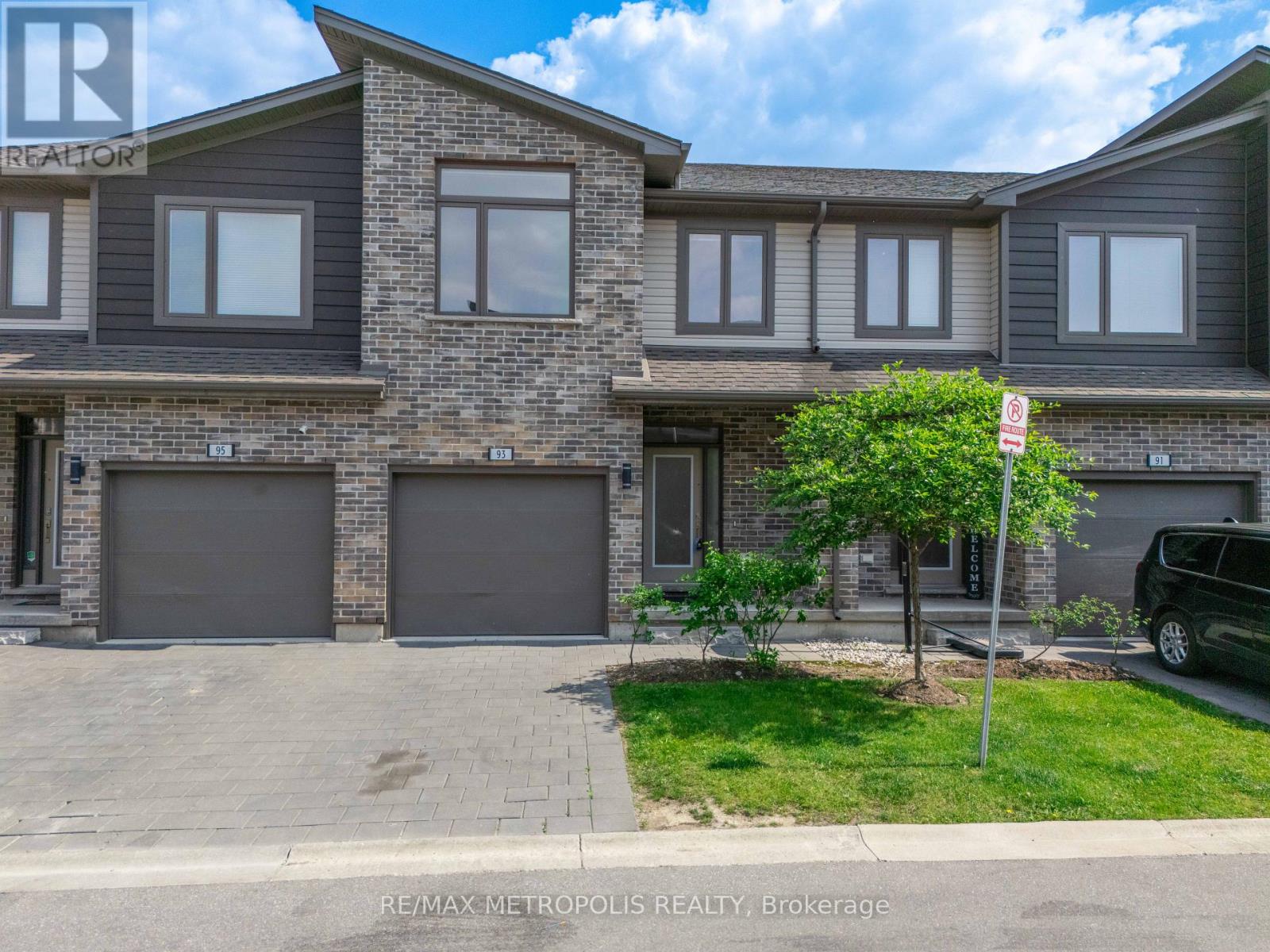 93 1960 Dalmagarry Rd, London, ON N6G 0T8