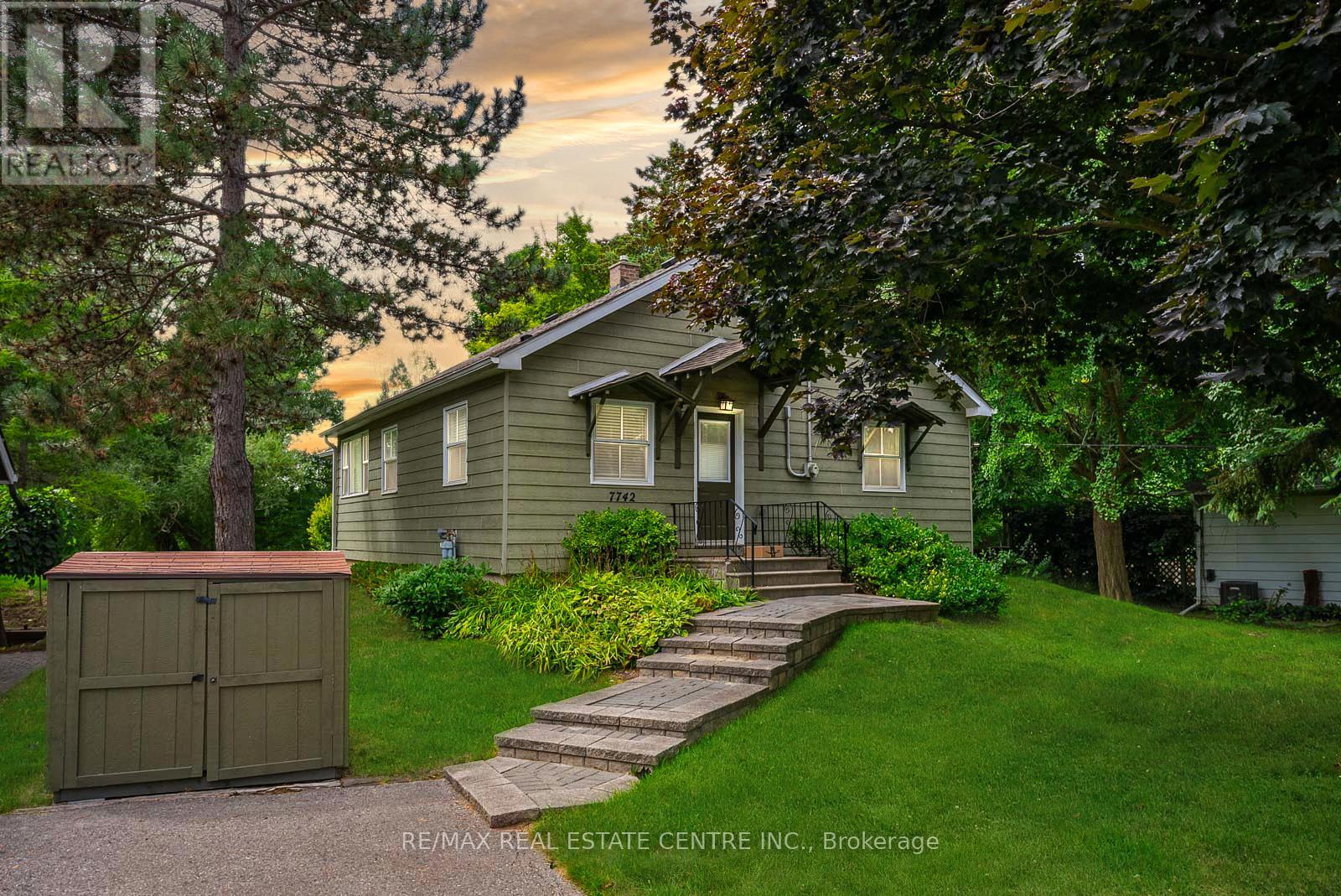 7742 Churchville Rd, Brampton, ON L6Y 0G5