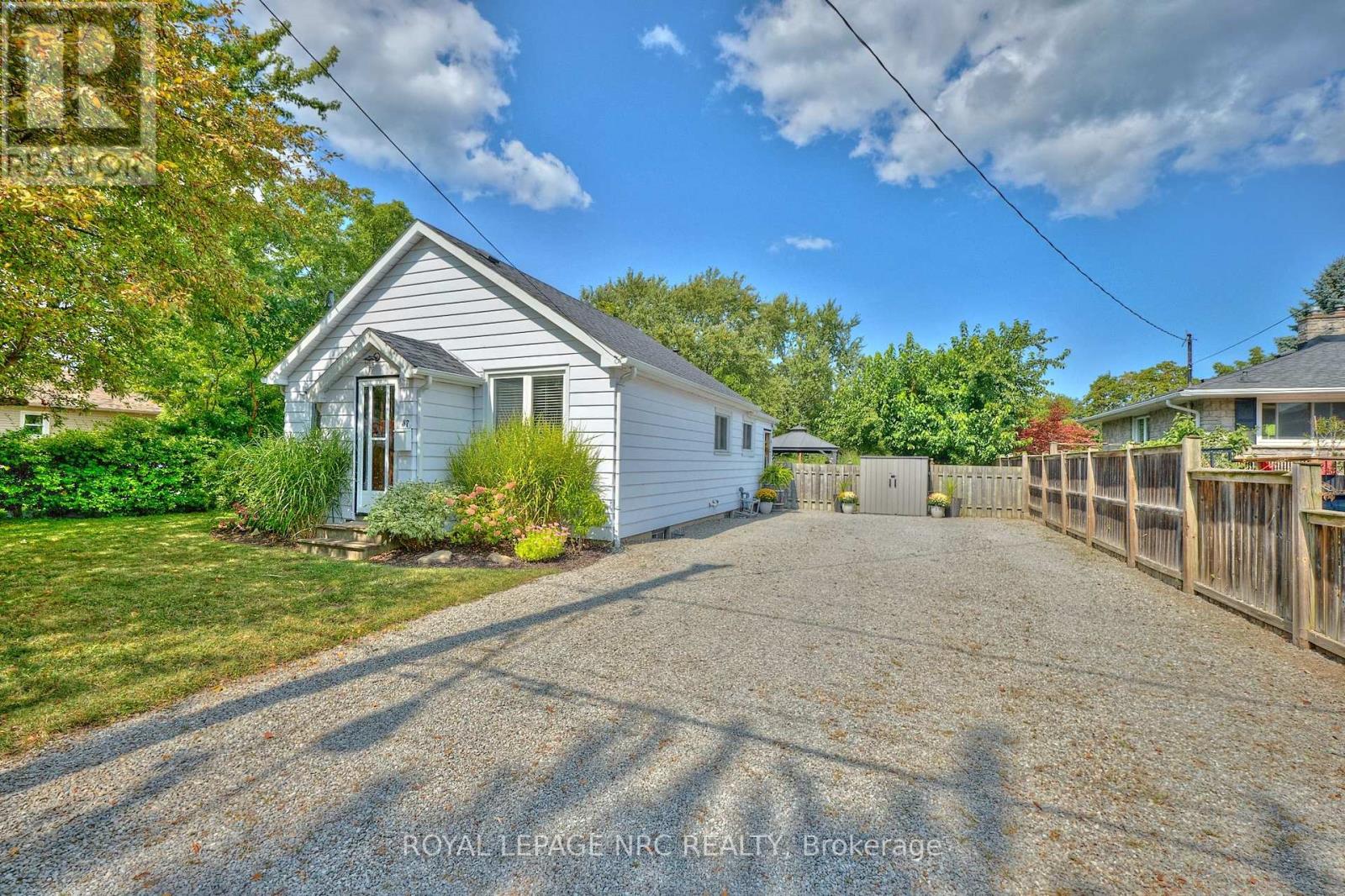 37 Cecil St, St. Catharines, ON L2N 4B3