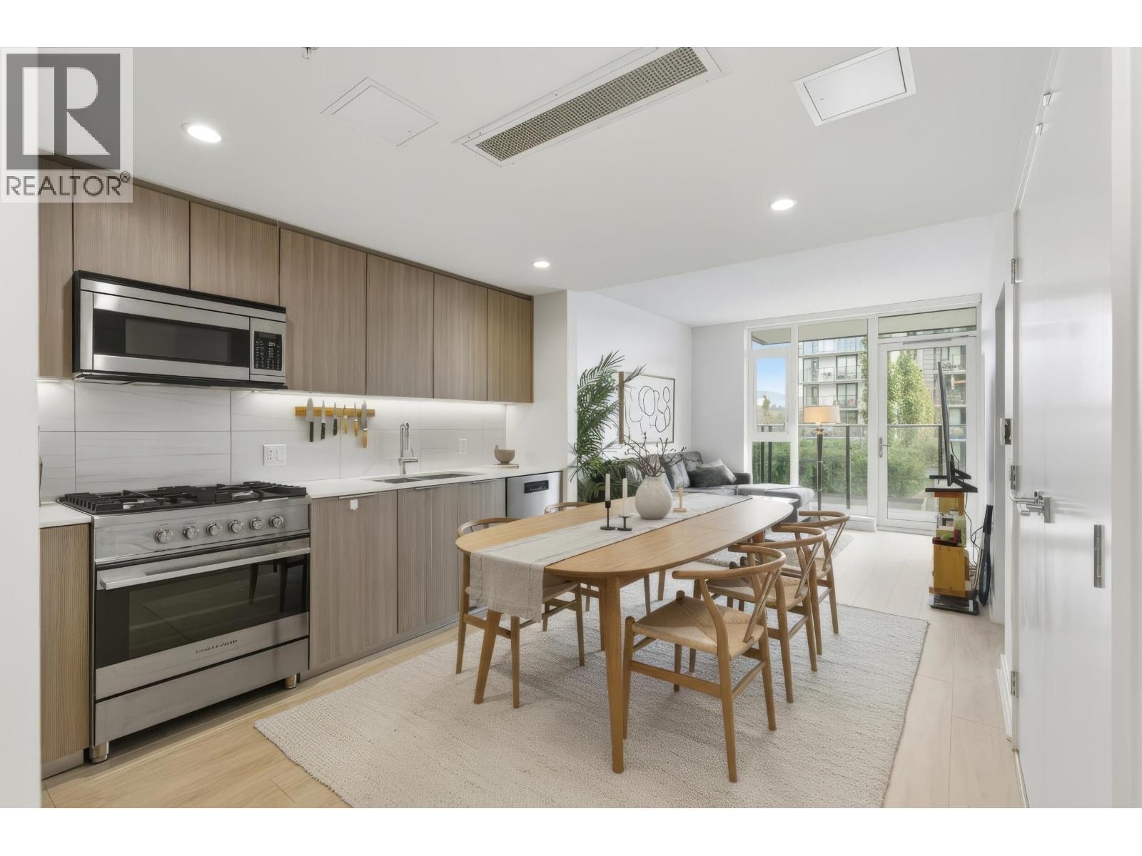 1401 Hunter Street Unit 602, North Vancouver, BC V7J 0E2