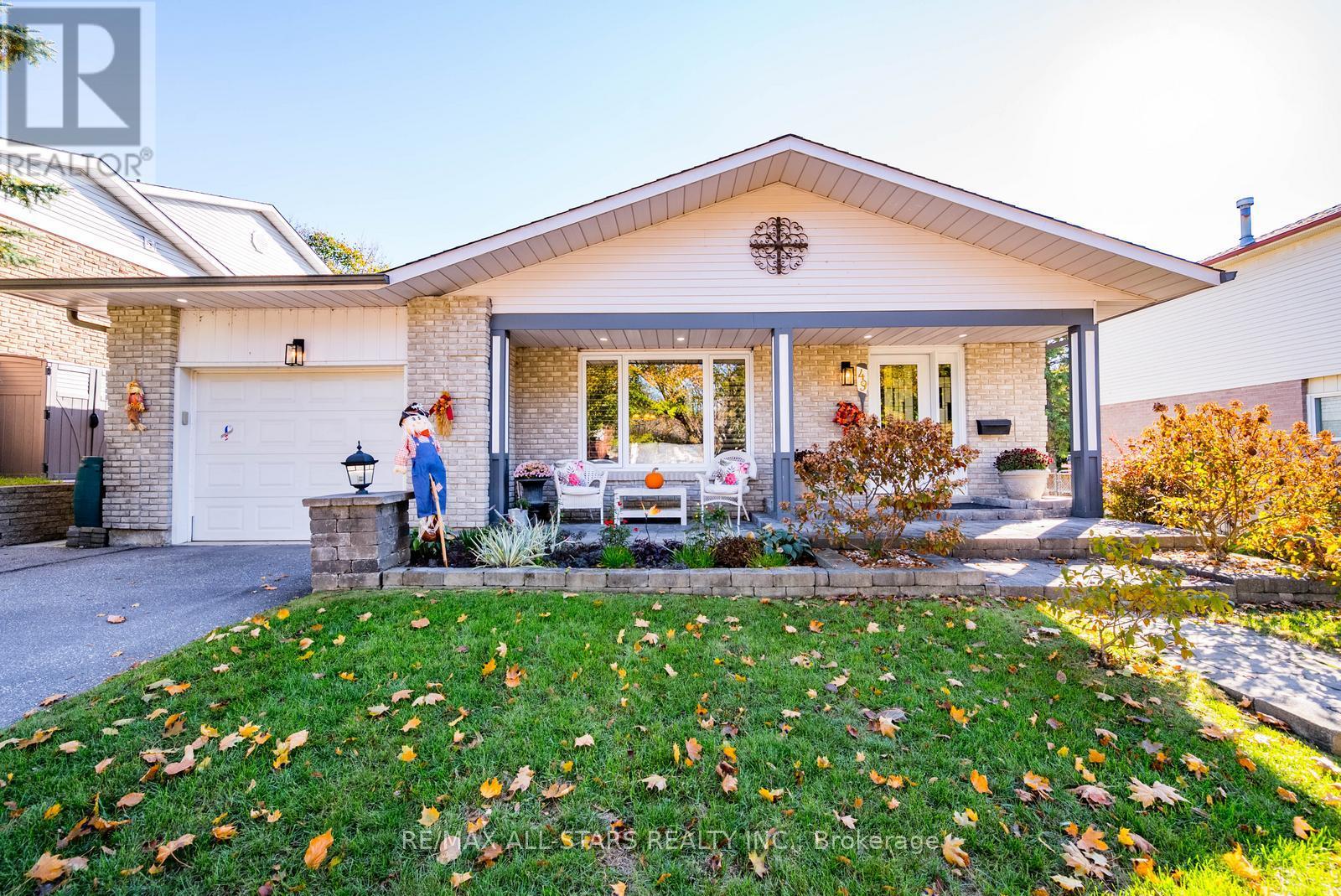 49 Shannon Rd, East Gwillimbury, ON L0G 1M0