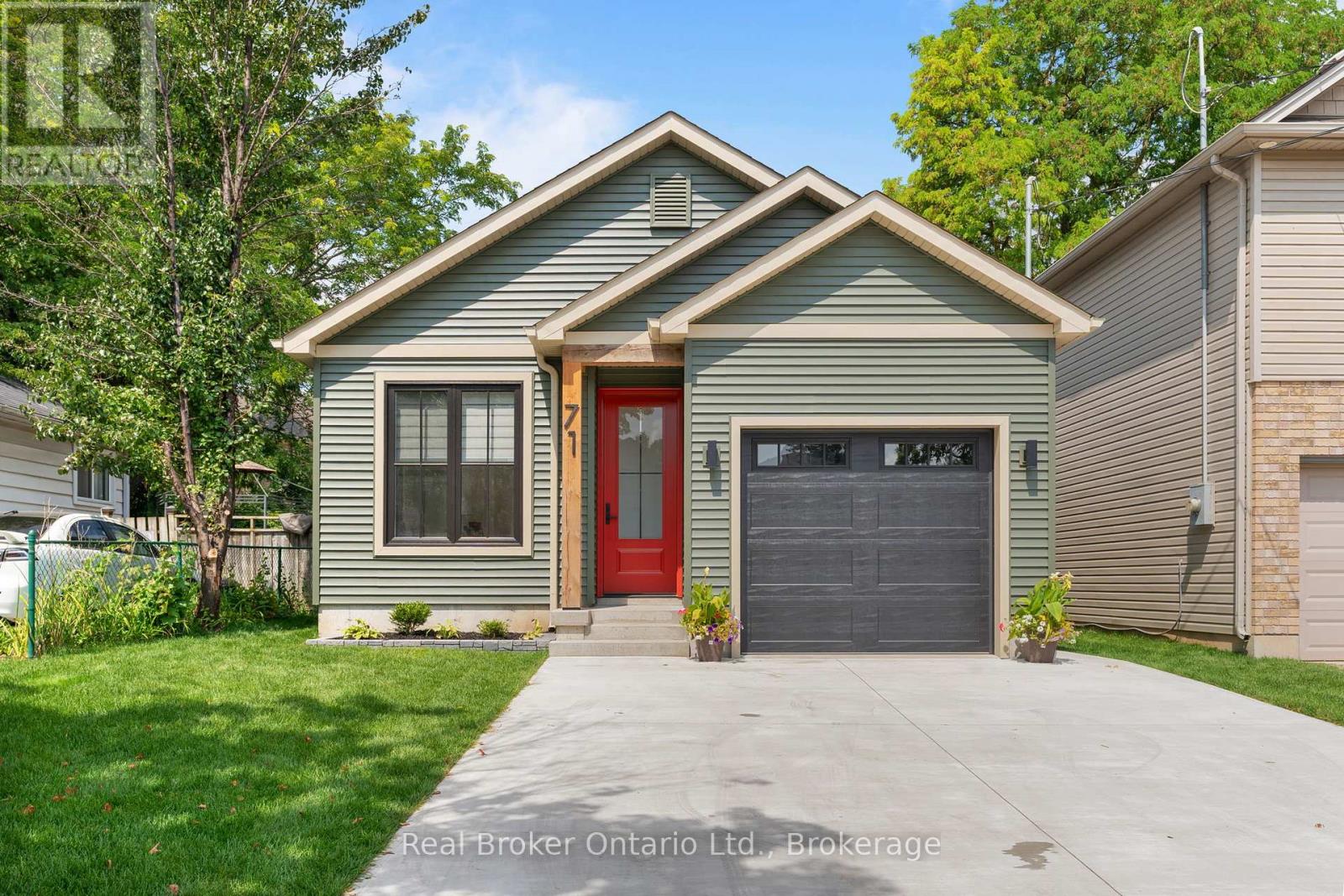 71 Balfour St, Brantford, ON N3T 1J6