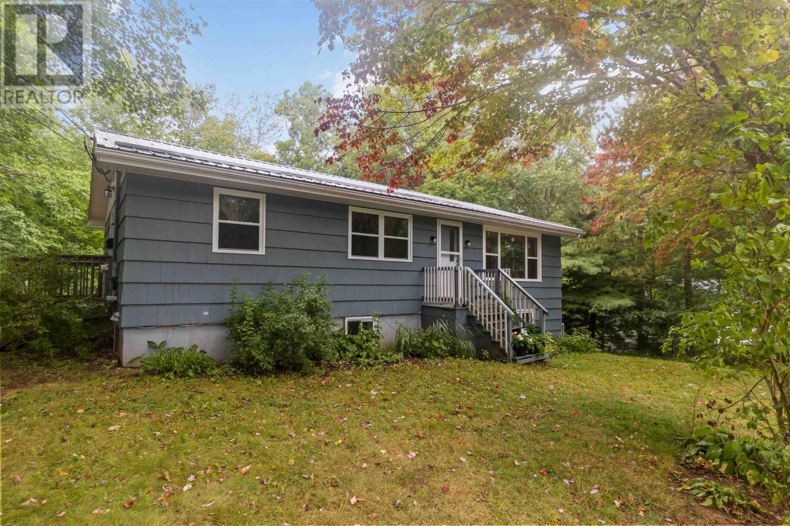 18 Dublin Ave, Bridgewater, NS B4V 2V7