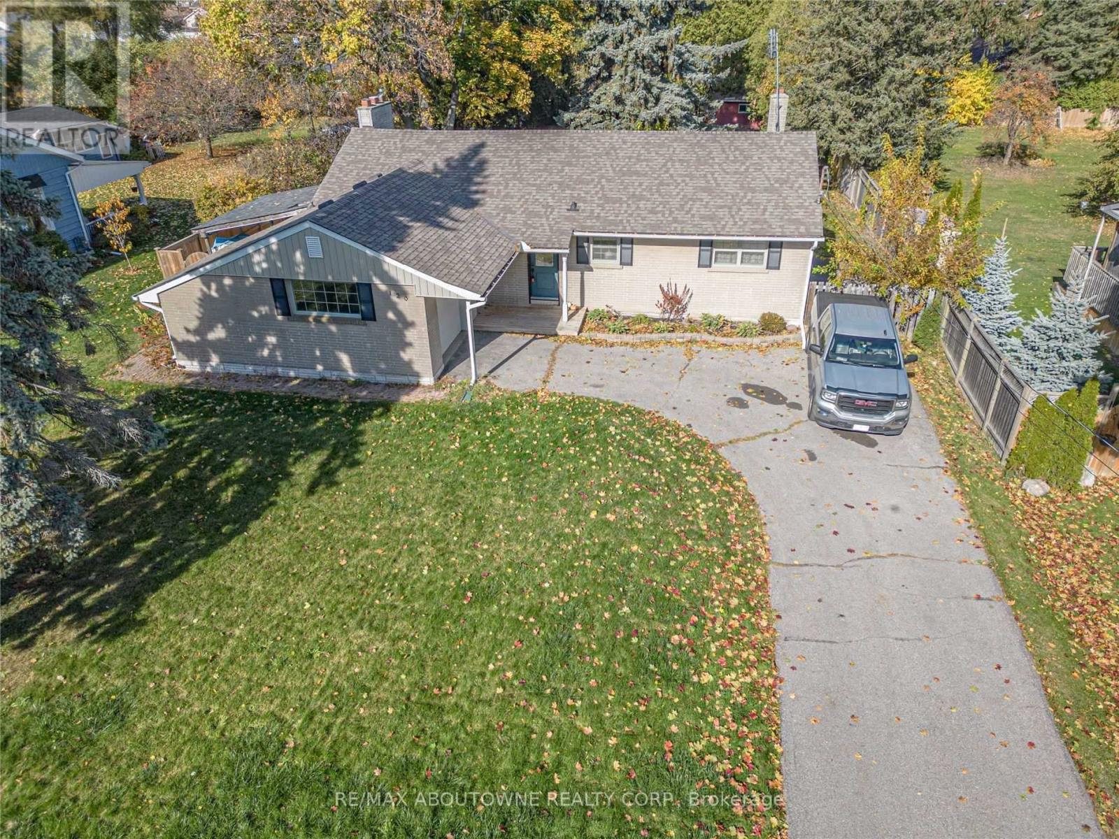 120 Northview Ave, Whitby Blue Grass Meadows, ON L1N 2G7