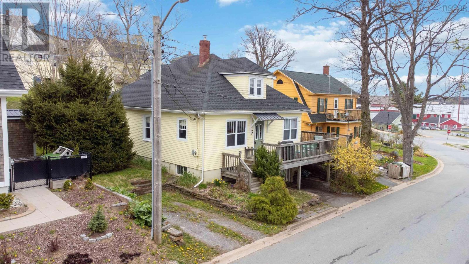 12 Lower St, Lunenburg, NS B0J 2C0 MLS 202409944 Houseful