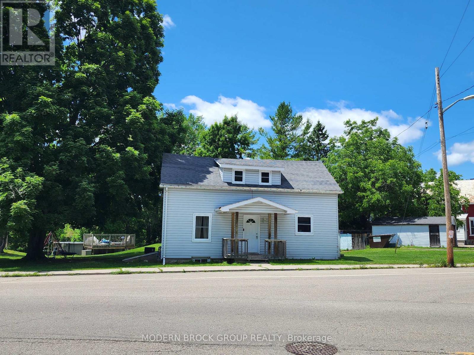 4 Main St W, Elizabethtown-Kitley, ON K0E 1M0