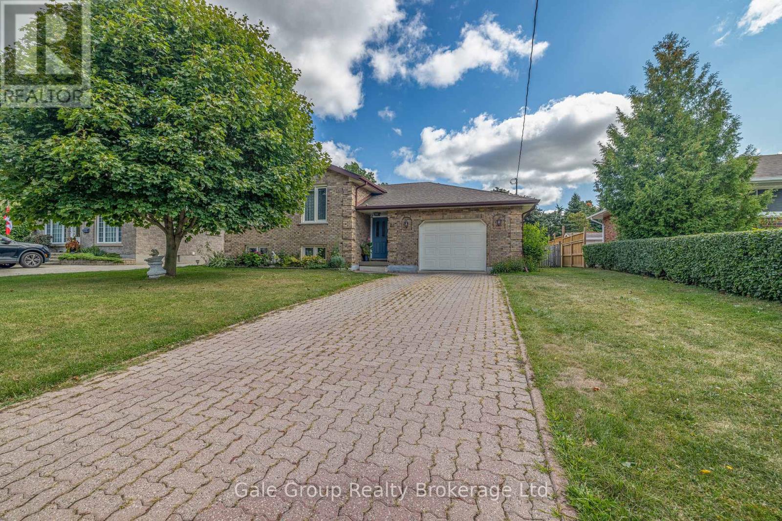 81 Bee St, Woodstock, ON N4S 3Z2