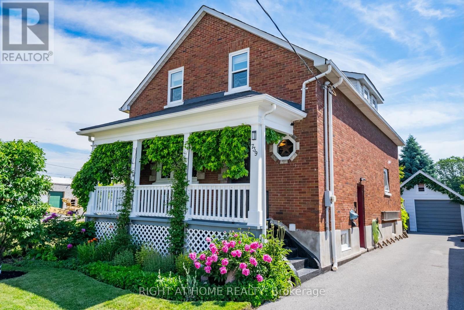 739 Albert St, Oshawa, ON L1H 4T7