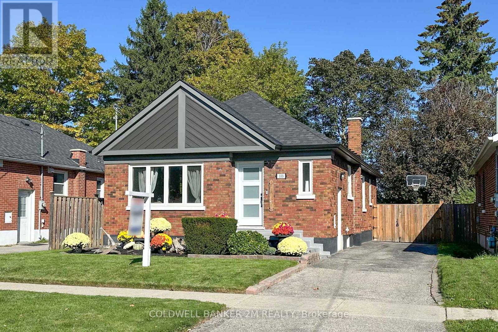 103 Oakes Ave, Oshawa, ON L1G 6C5