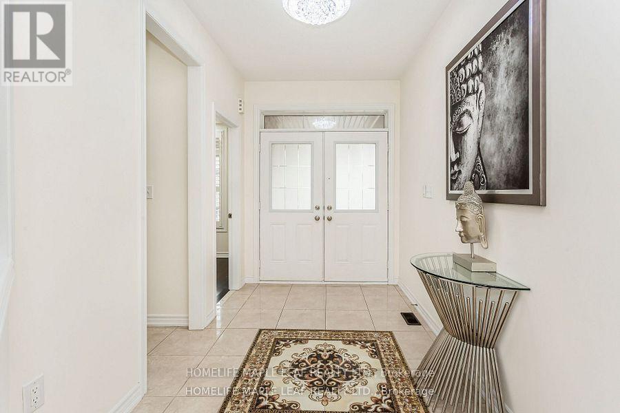 11 Cloverhaven Rd, Brampton, ON L6P 4E4