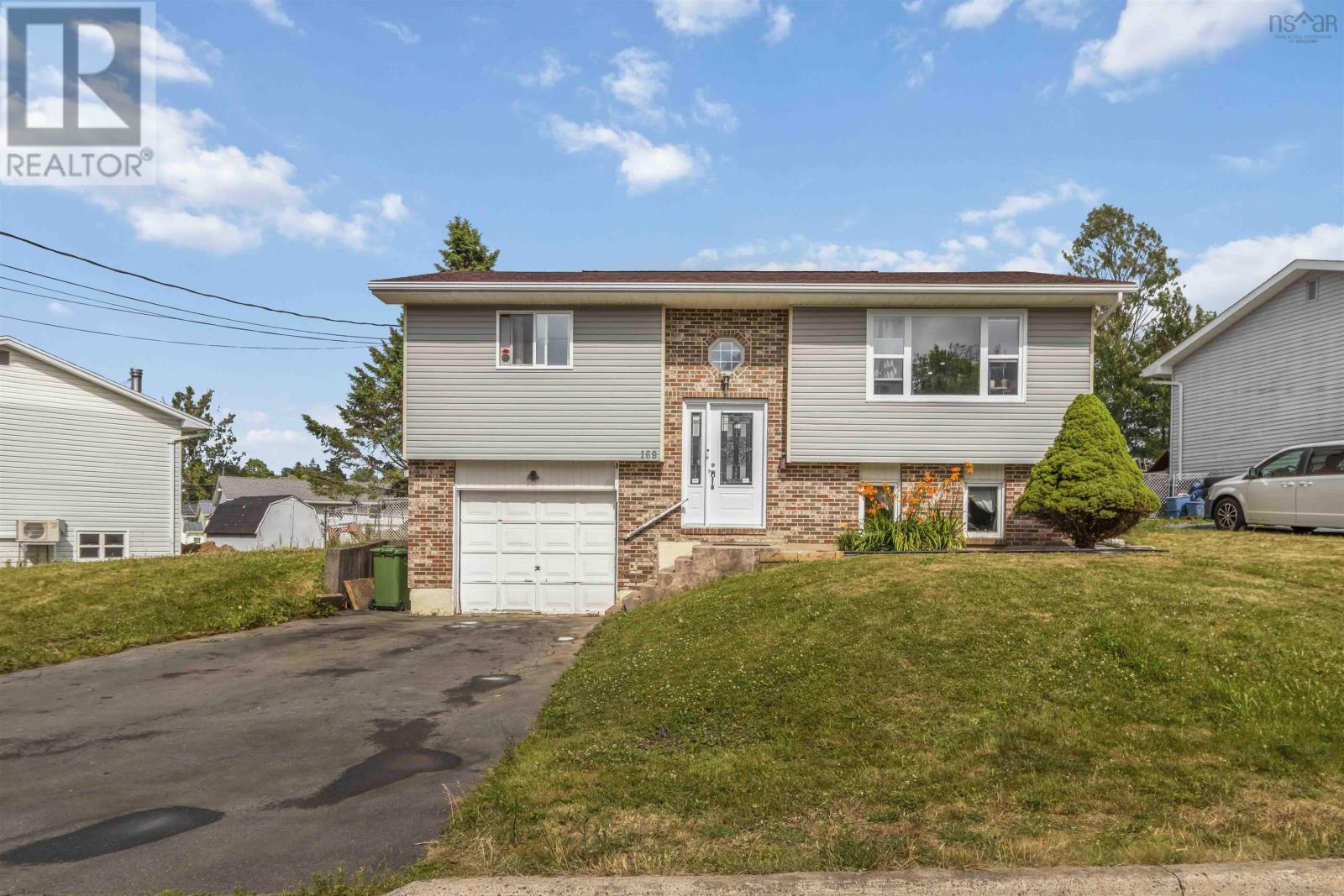 169 Churchill Downs Cir, Lower Sackville, NS B4E 2J5