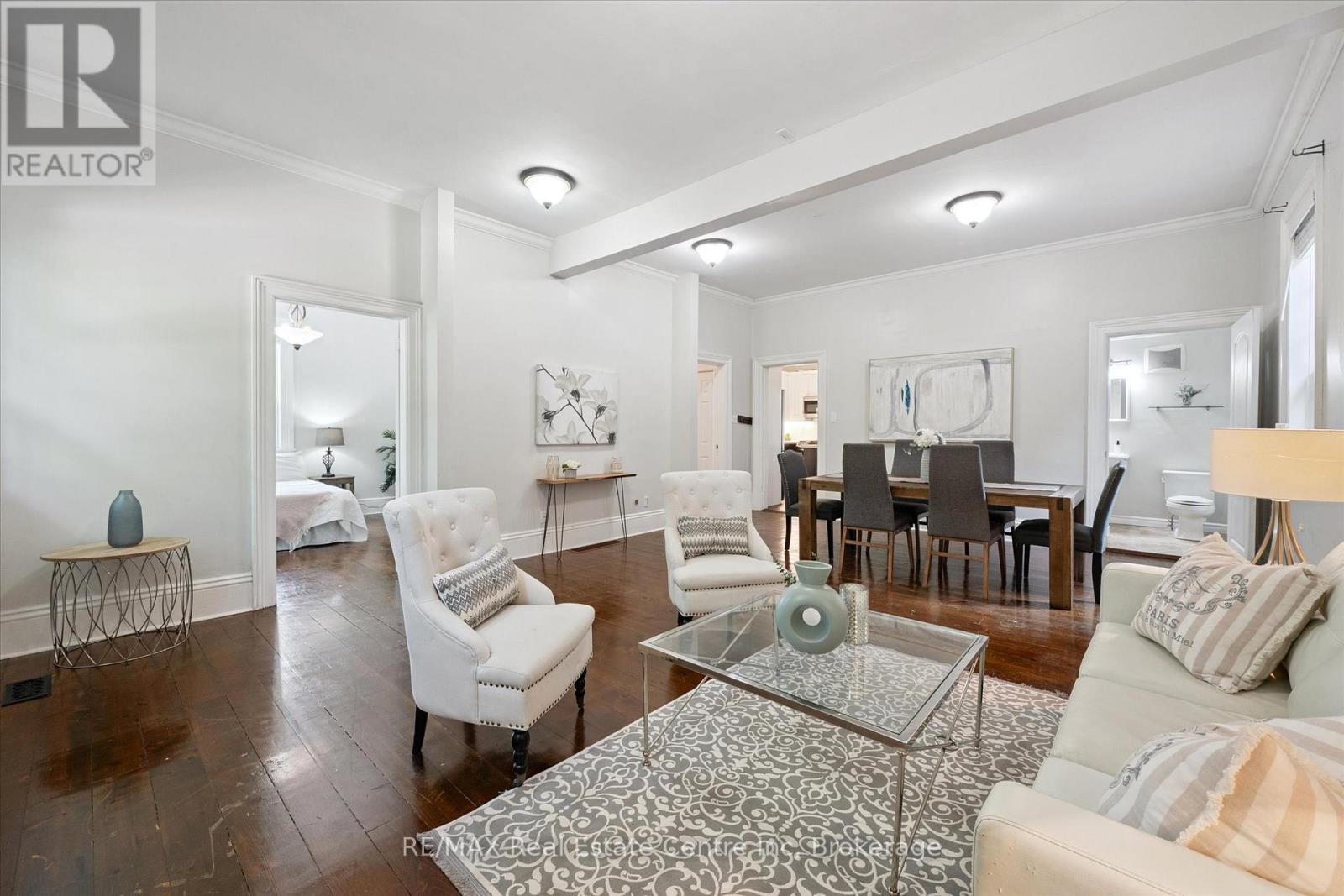 64 Stuart St, Guelph, ON N1E 4S5