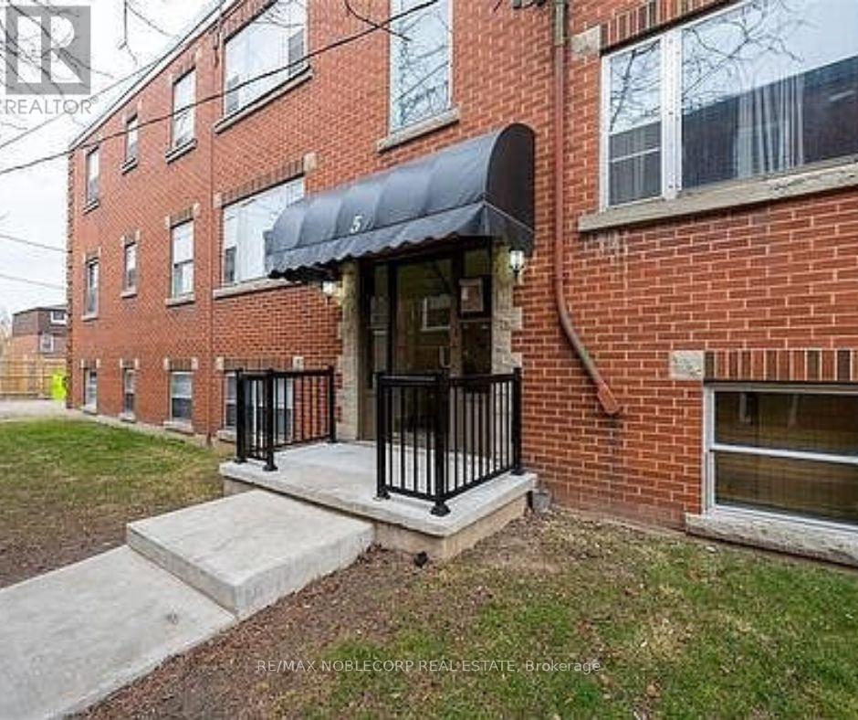 2 5 Applewood Ave, Hamilton, ON L8G 3S4