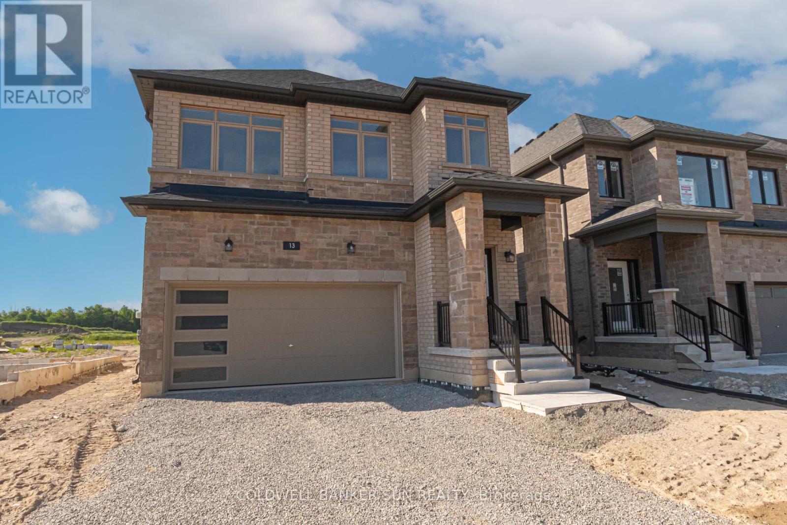 13 Ranch Ter, Barrie, ON L9J 0Y3
